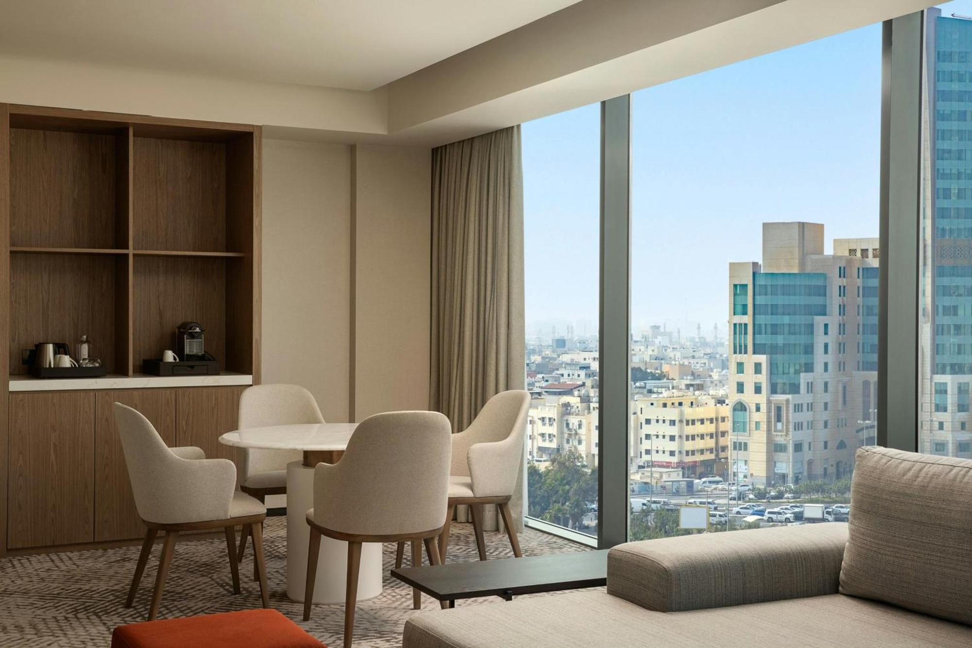 Sheraton Bahrain Hotel Al-Manamah Bagian luar foto